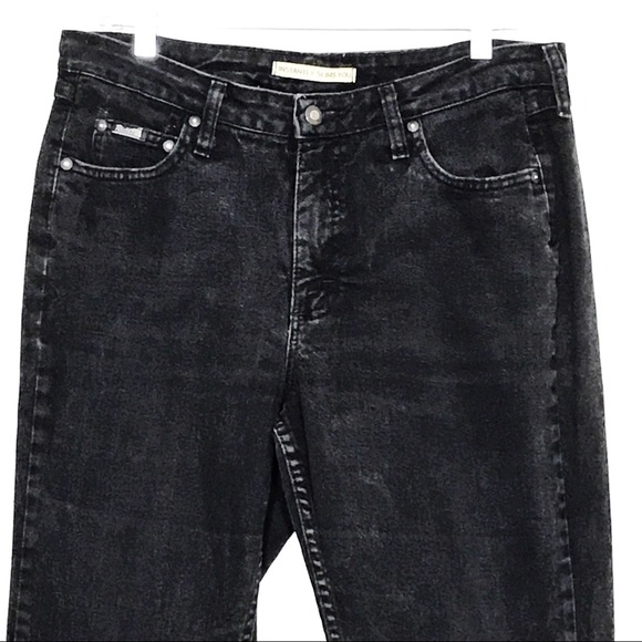 Bleached Riders Instantly Slim High-Waist Mom Jean - Picture 4 of 15